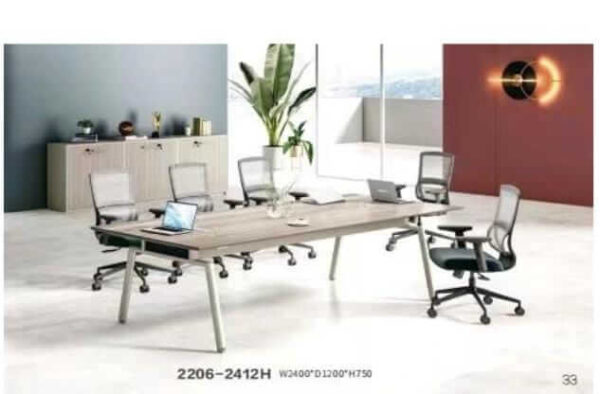 Dynamics Executive meeting table with floating legs